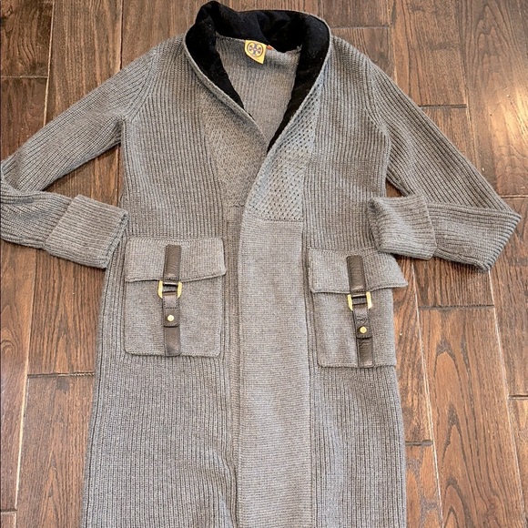 Tory Burch Gray Women's thick knit Cardigan Sweater size small - Picture 2 of 8